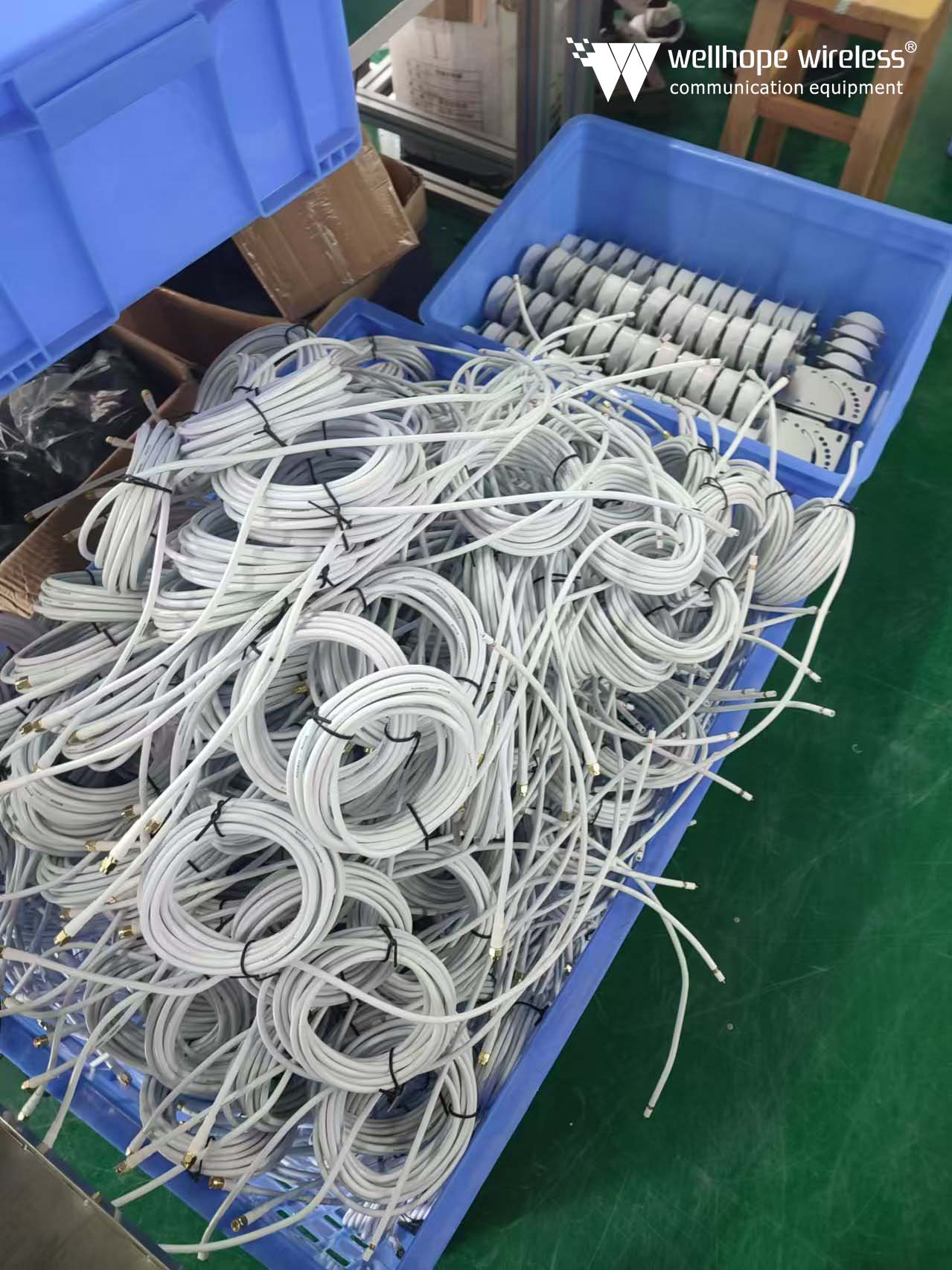 2024-9-11 Antena omnidireccional 5G 698-3800MHz WH-4G-MM6x2 1000PCS en proceso