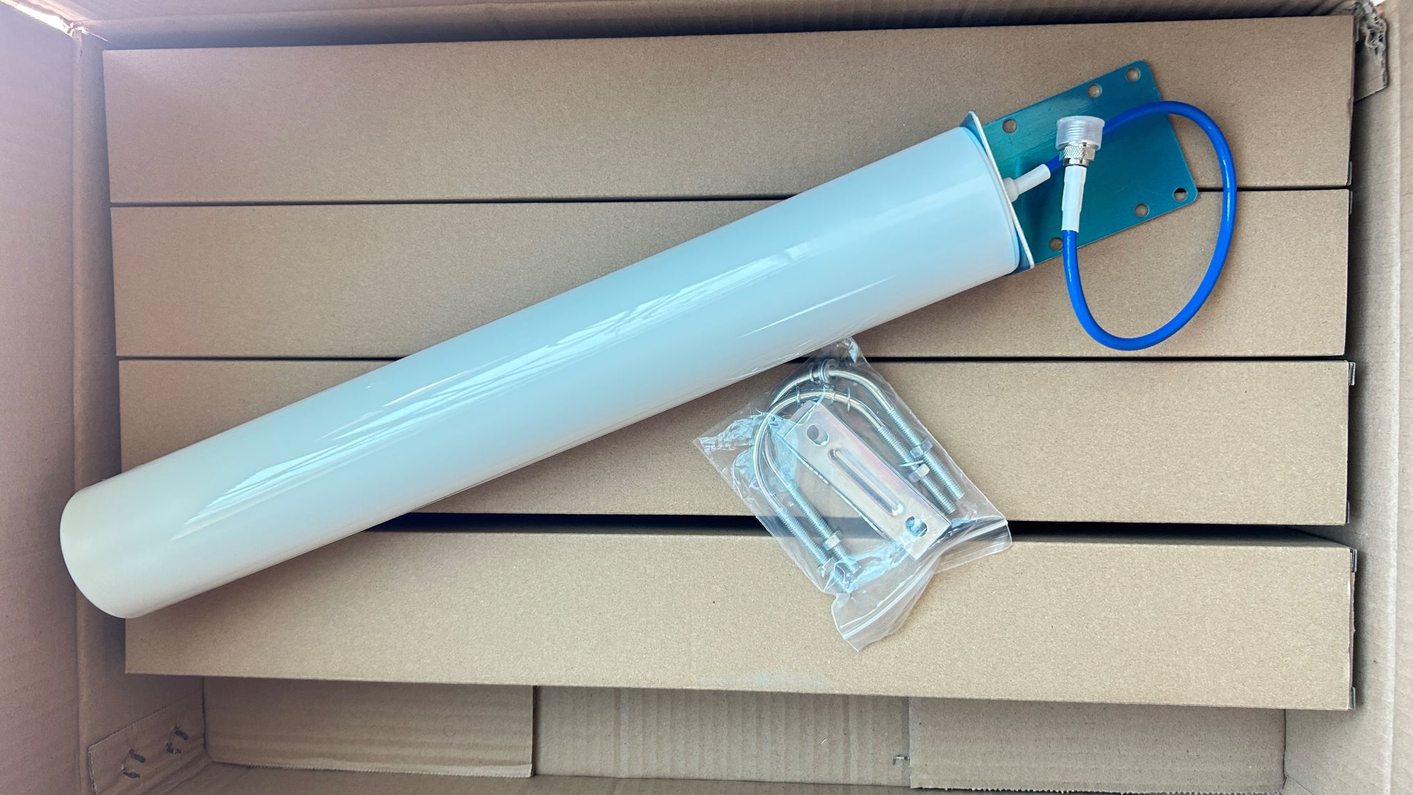 2026-1-9 4G omni Antenna WH-4G-010 cable RG142 100pcs